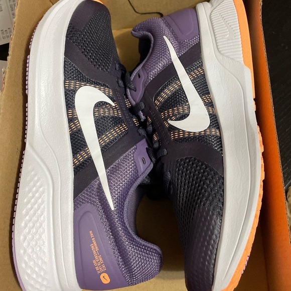 SOLD New Nike Run Swift 2 sneakers, running shoes Women Size 8.5 - Picture 4 of 8